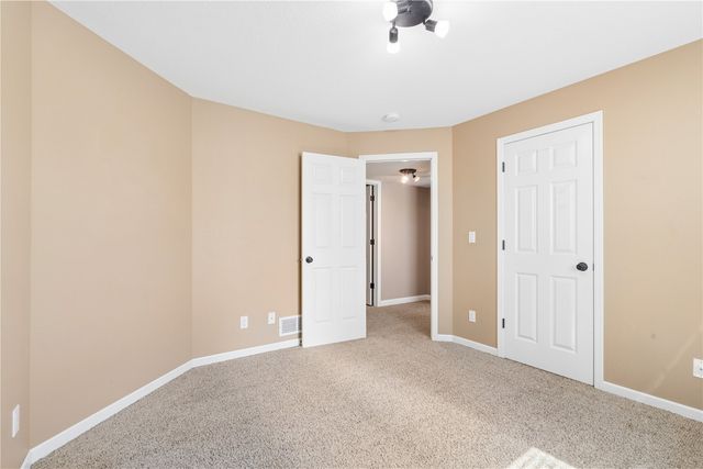 5012 Hay Field Court SW, Cedar Rapids, IA 52404