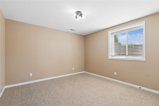 5012 Hay Field Court SW, Cedar Rapids, IA 52404