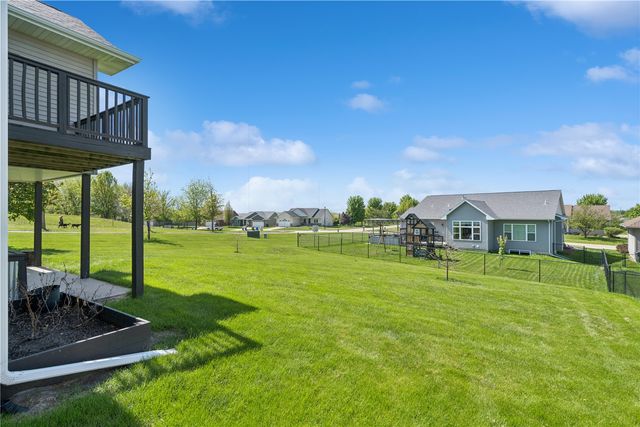 5012 Hay Field Court SW, Cedar Rapids, IA 52404