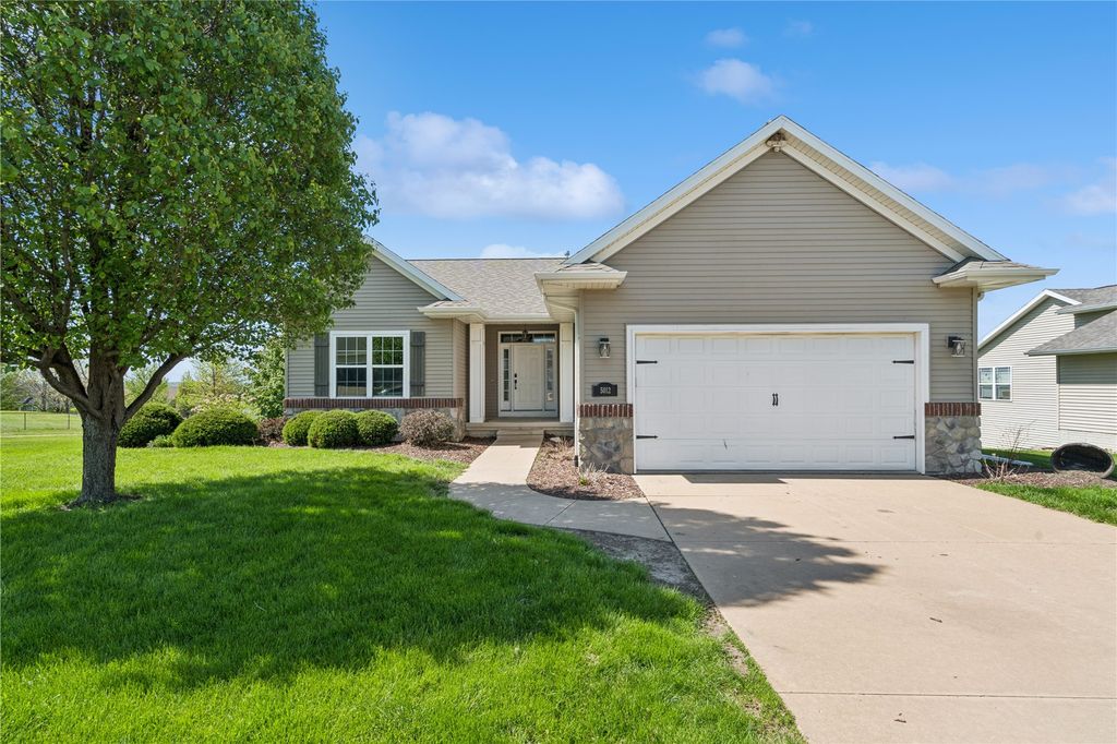5012 Hay Field Court SW, Cedar Rapids, IA 52404