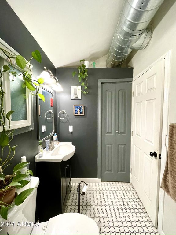 property-img