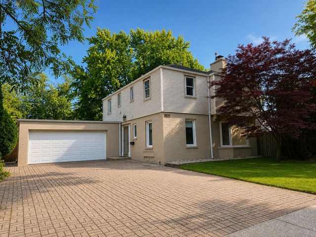 4635 W Peterson Avenue, Chicago, IL 60646