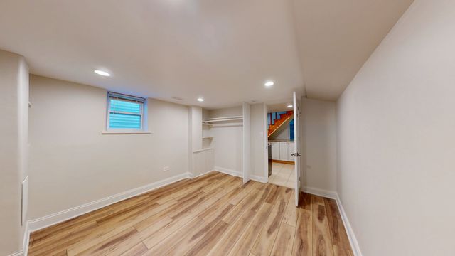 4635 W Peterson Avenue, Chicago, IL 60646