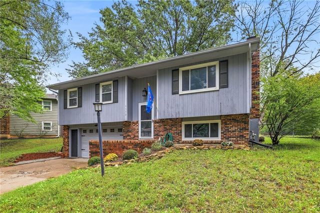 1112 Randall Road, Lawrence, KS 66049