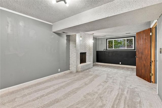 1112 Randall Road, Lawrence, KS 66049