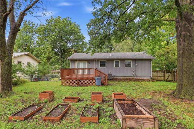 1112 Randall Road, Lawrence, KS 66049