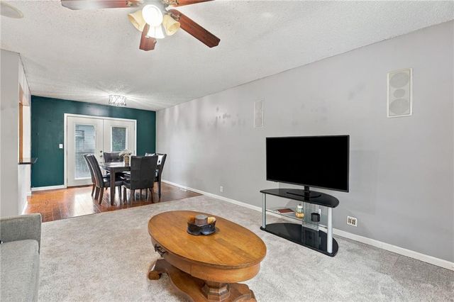 1112 Randall Road, Lawrence, KS 66049