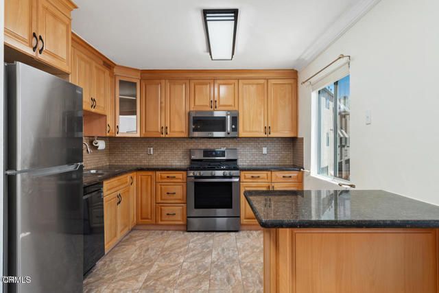 9503 Via Venezia, Burbank, CA 91504