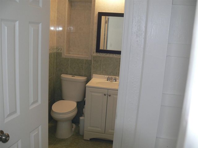 870 NW 84th Street, Miami, FL 33150