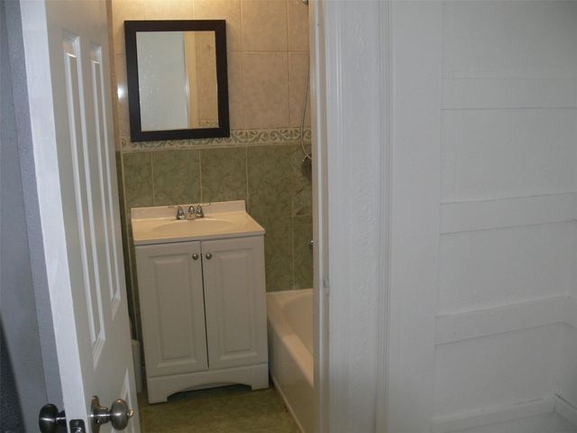 870 NW 84th Street, Miami, FL 33150