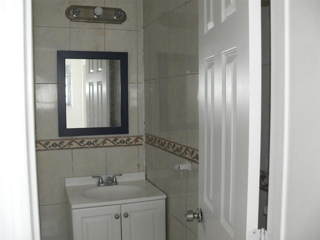 870 NW 84th Street, Miami, FL 33150