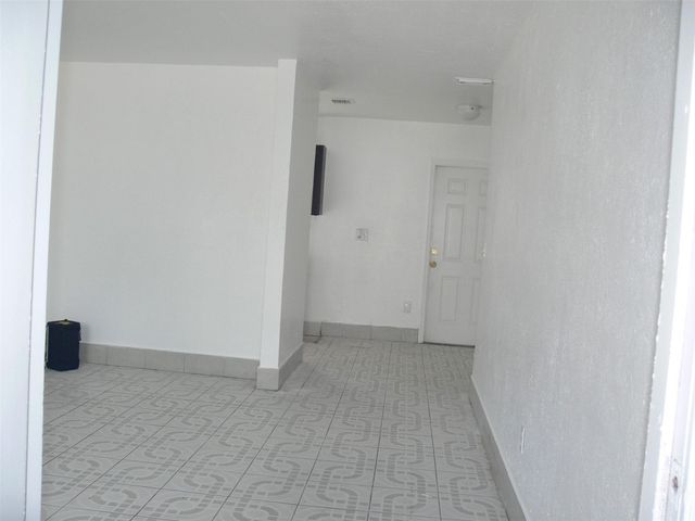 870 NW 84th Street, Miami, FL 33150