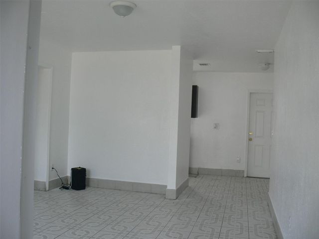 870 NW 84th Street, Miami, FL 33150