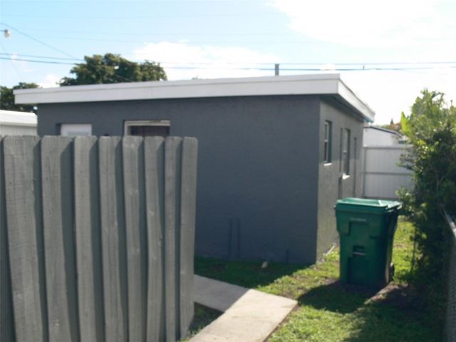 870 NW 84th Street, Miami, FL 33150