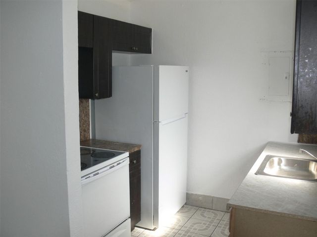 870 NW 84th Street, Miami, FL 33150