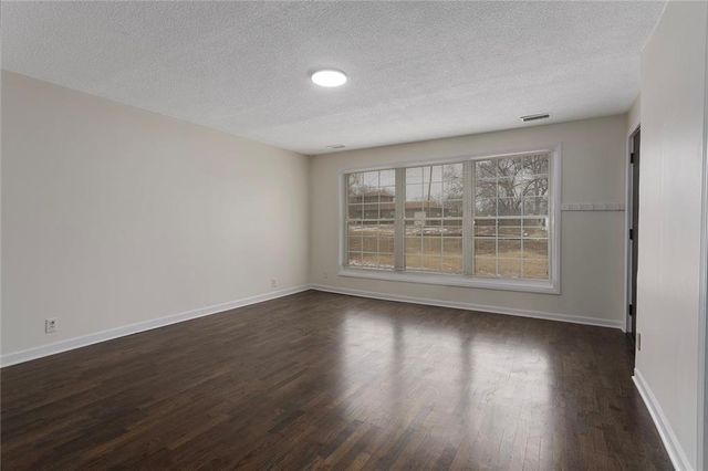 1219 NE 88th Street, Kansas City, MO 64155