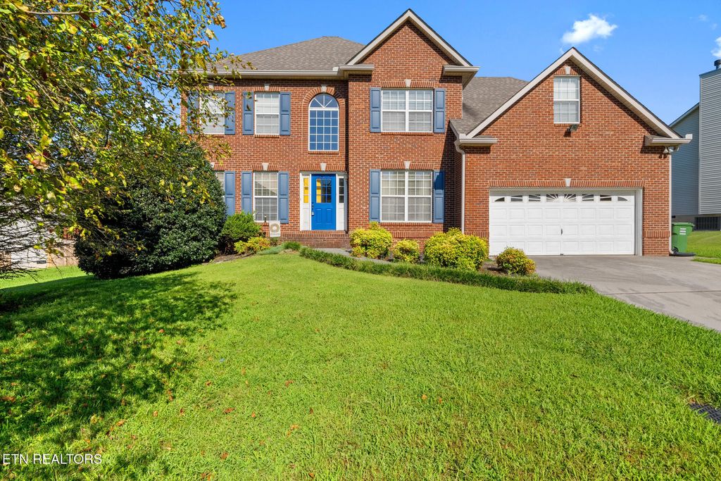 1365 Wineberry Rd, Powell, TN 37849