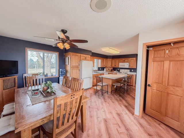 18522 15th Street SW, Blomkest, MN 56216