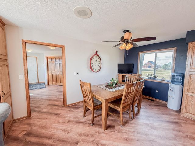 18522 15th Street SW, Blomkest, MN 56216