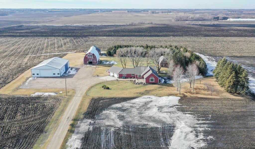 18522 15th Street SW, Blomkest, MN 56216