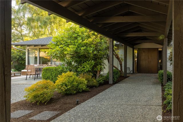 3853 81st Avenue SE, Mercer Island, WA 98040