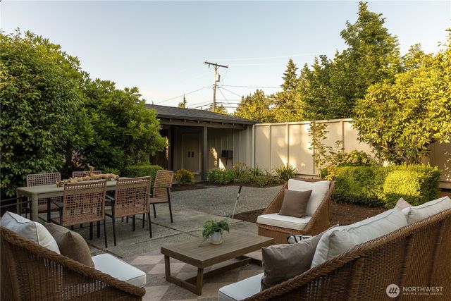 3853 81st Avenue SE, Mercer Island, WA 98040