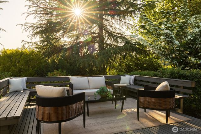 3853 81st Avenue SE, Mercer Island, WA 98040
