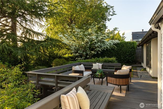 3853 81st Avenue SE, Mercer Island, WA 98040