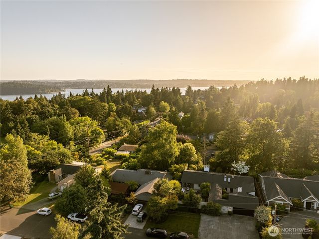 3853 81st Avenue SE, Mercer Island, WA 98040
