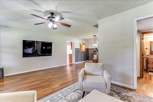 615 E 57th St S, Wichita, KS 67216