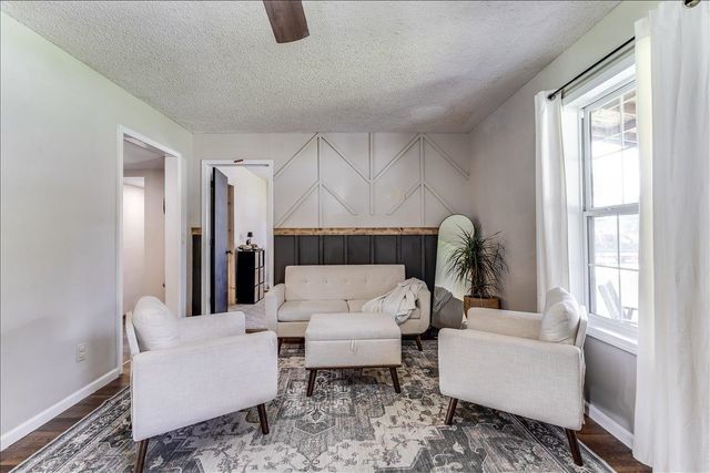 615 E 57th St S, Wichita, KS 67216