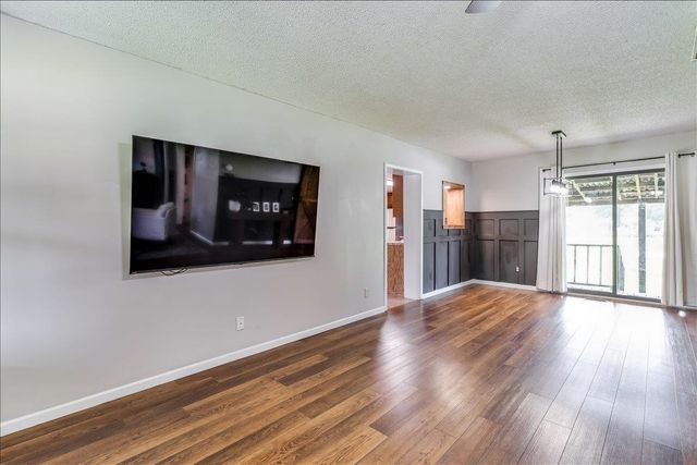 615 E 57th St S, Wichita, KS 67216
