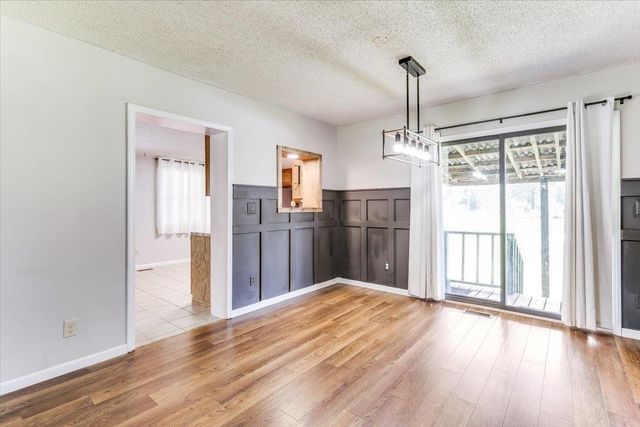 615 E 57th St S, Wichita, KS 67216