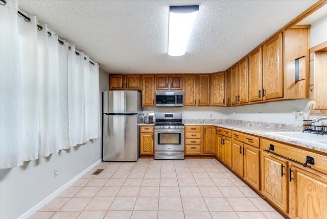 615 E 57th St S, Wichita, KS 67216