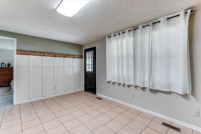 615 E 57th St S, Wichita, KS 67216