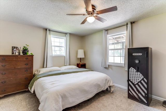 615 E 57th St S, Wichita, KS 67216
