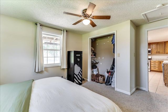 615 E 57th St S, Wichita, KS 67216