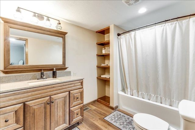 615 E 57th St S, Wichita, KS 67216