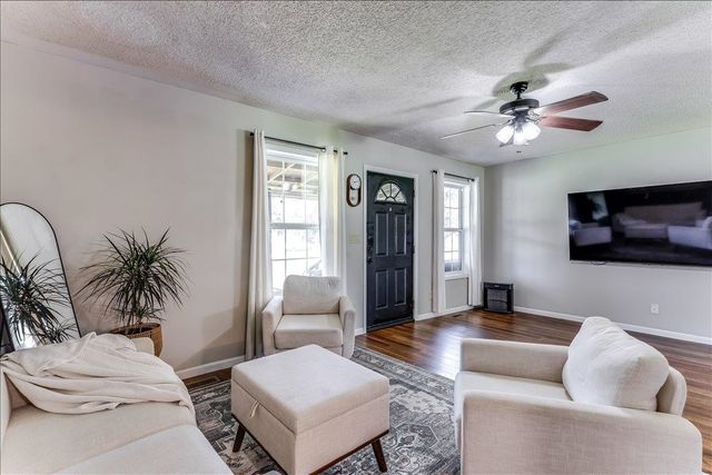 615 E 57th St S, Wichita, KS 67216