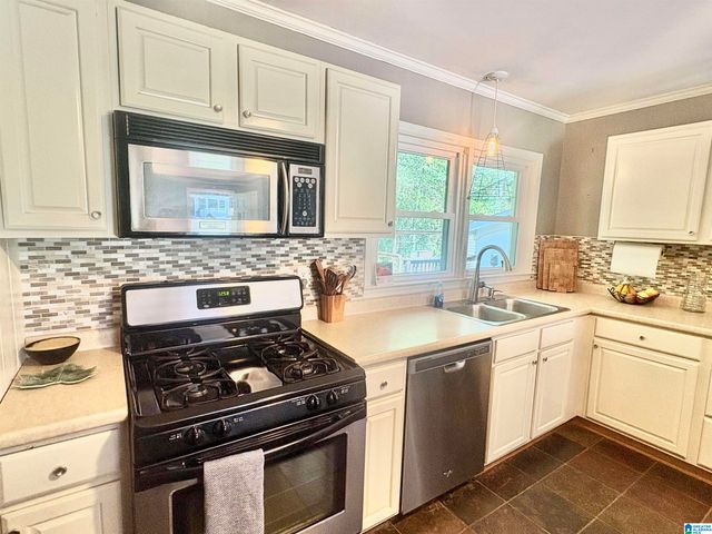 2623 11TH AVENUE N, Pell City, AL 35125