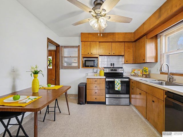 12116 Grover Street, Omaha, NE 68144