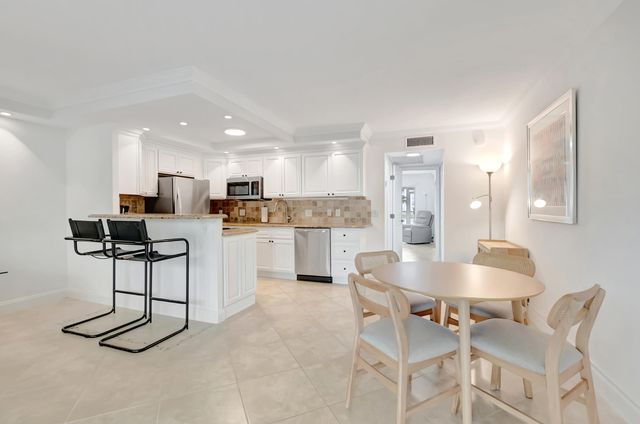 1072 Yarmouth D, Boca Raton, FL 33434