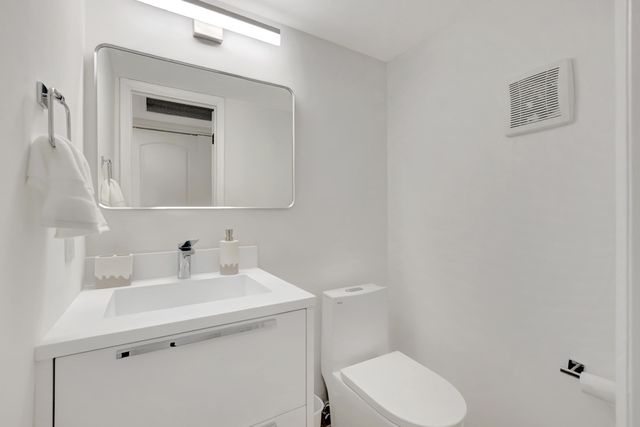 1072 Yarmouth D, Boca Raton, FL 33434