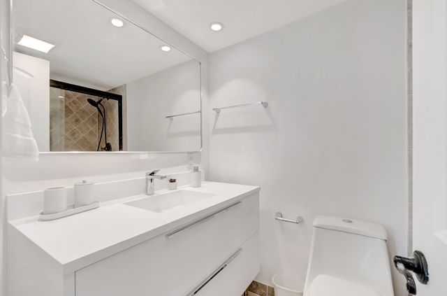 1072 Yarmouth D, Boca Raton, FL 33434