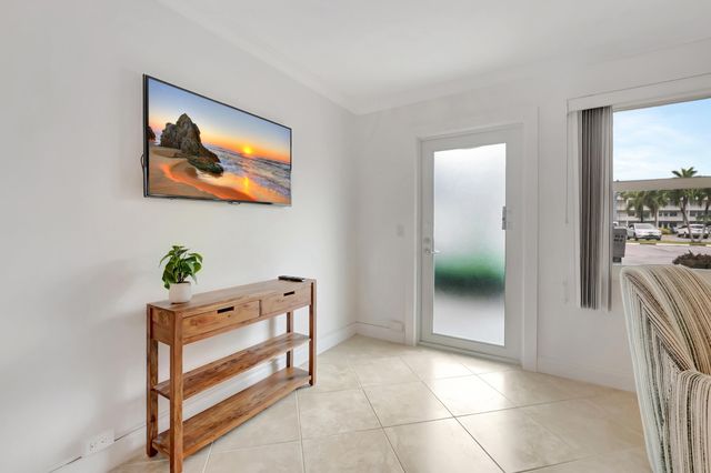 1072 Yarmouth D, Boca Raton, FL 33434