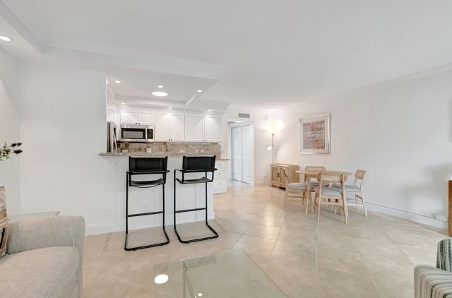 1072 Yarmouth D, Boca Raton, FL 33434