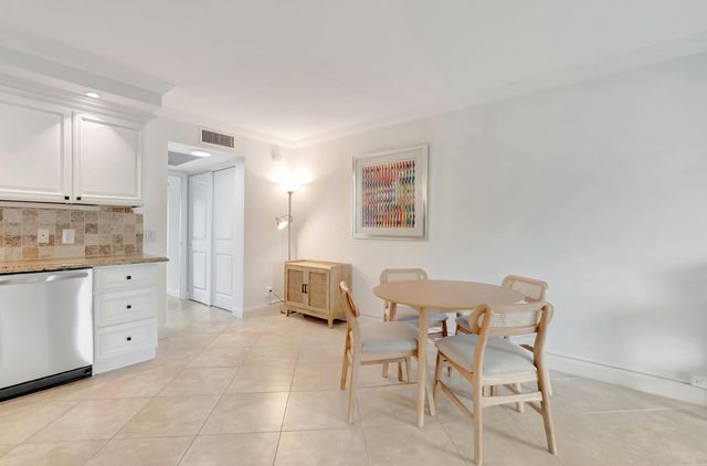 1072 Yarmouth D, Boca Raton, FL 33434