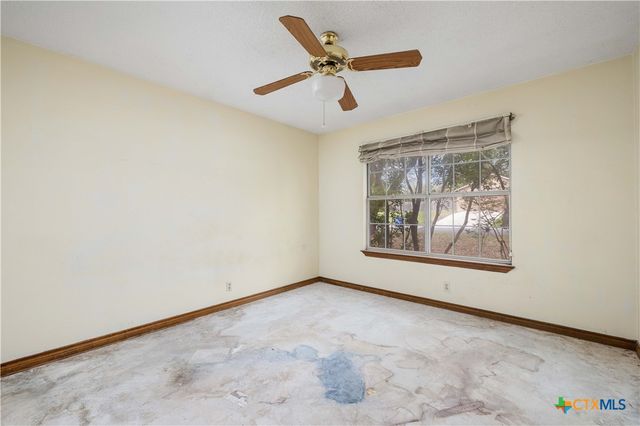 233 Hilltop Drive, Seguin, TX 78155