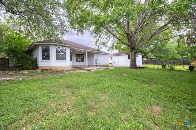233 Hilltop Drive, Seguin, TX 78155