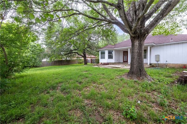 233 Hilltop Drive, Seguin, TX 78155